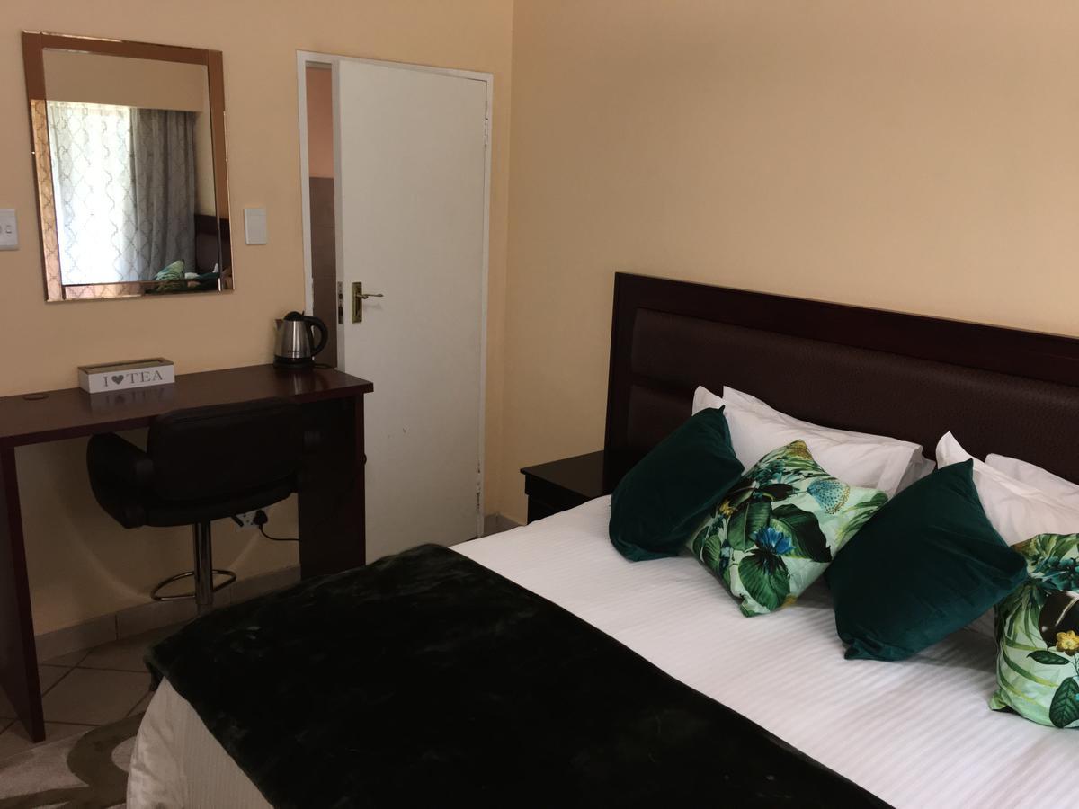 Riverton Manor Centurion Room photo
