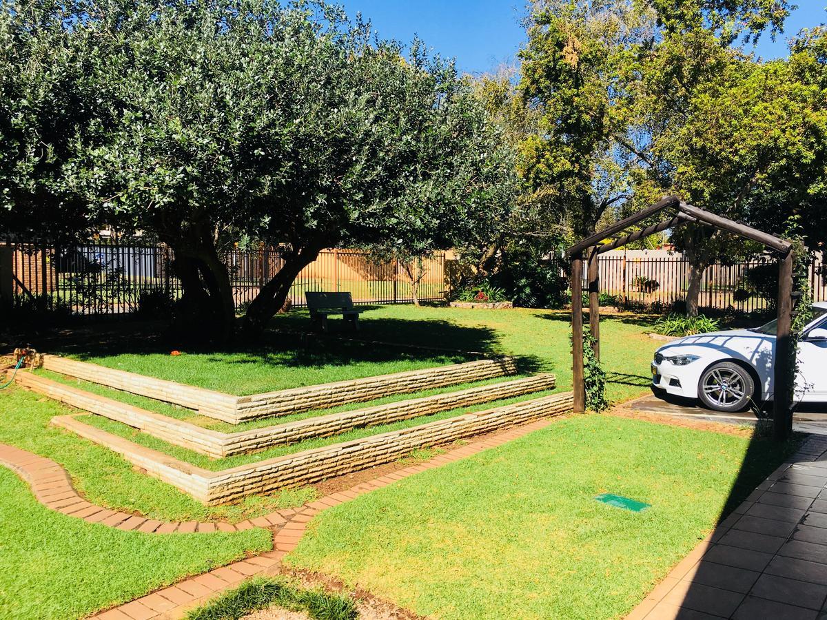 Riverton Manor Centurion Exterior photo
